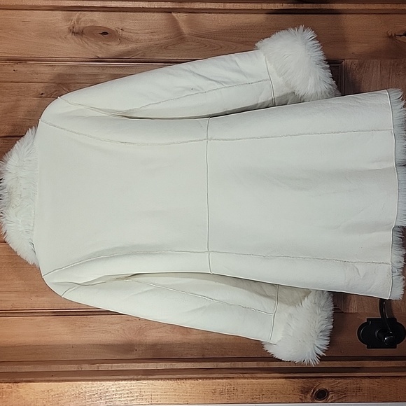 Women's White Teddy Jacket - Picture 5 of 16